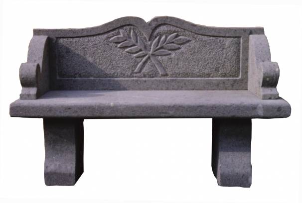Panchina in pietra di peperino: modello Riofreddo.